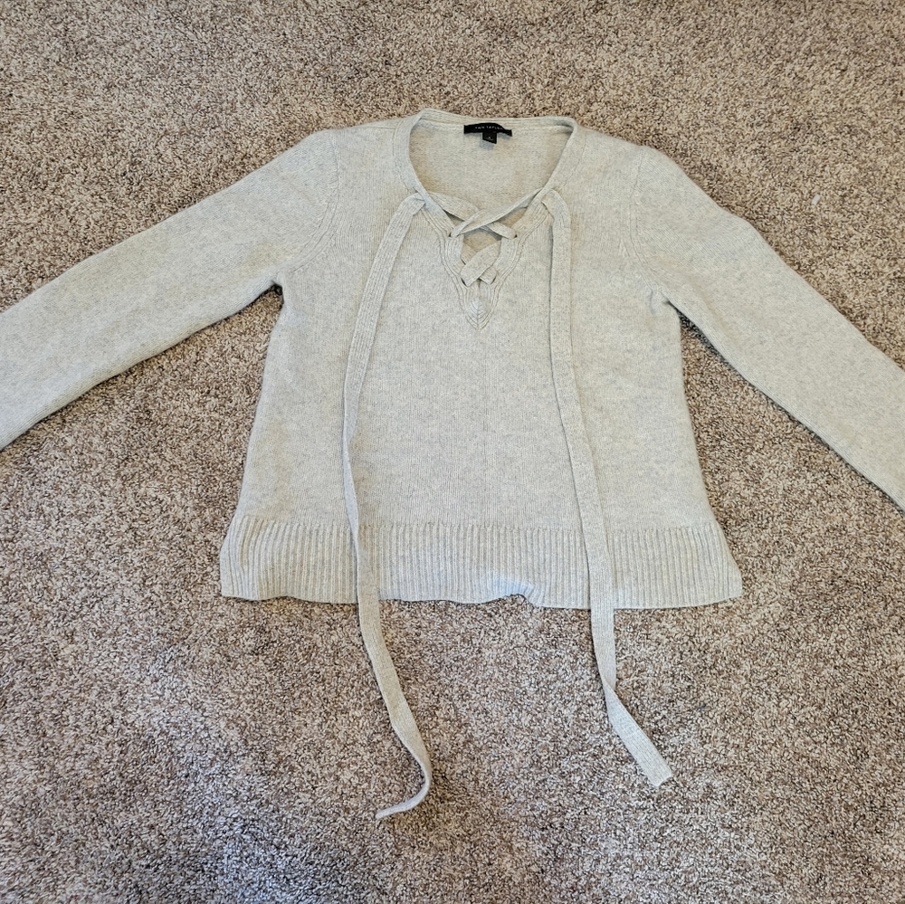 Ann Taylor V Neck Tie Front wool cashmere sweater light gray/off white size M